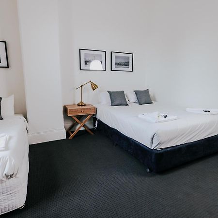 Holmesville Hotel Szoba fotó