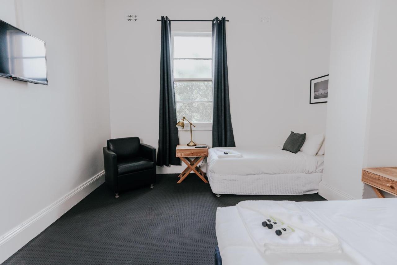 Holmesville Hotel Kültér fotó
