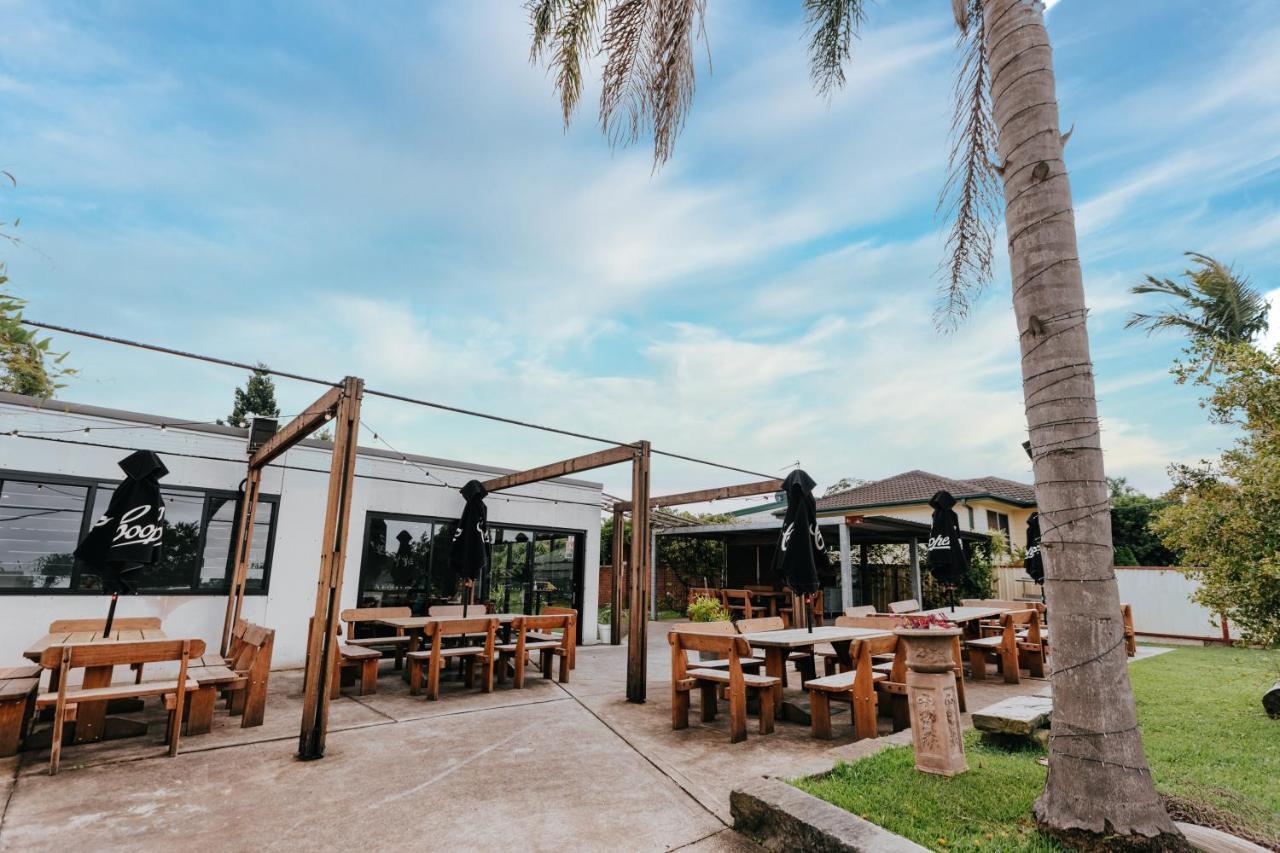 Holmesville Hotel Kültér fotó