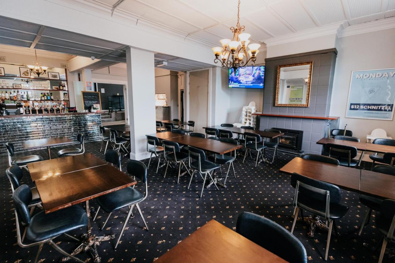 Holmesville Hotel Kültér fotó