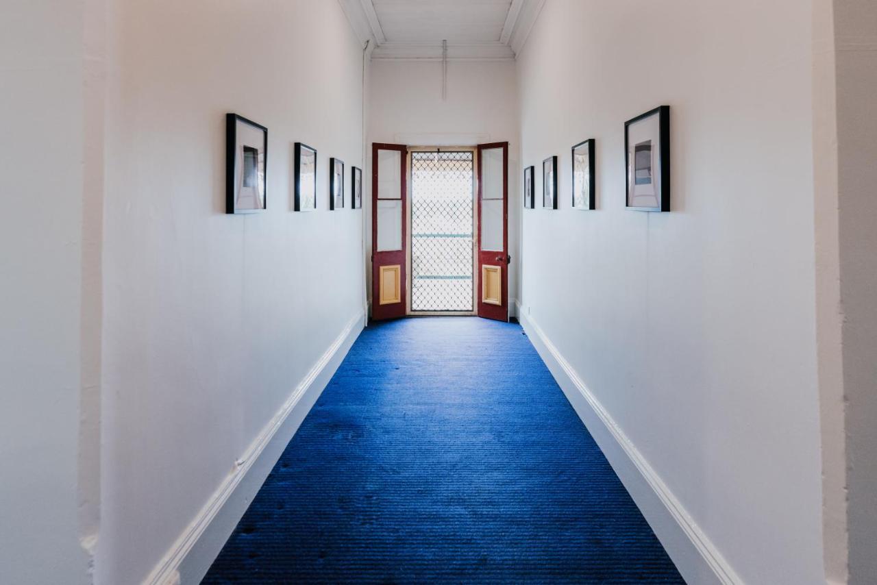 Holmesville Hotel Kültér fotó