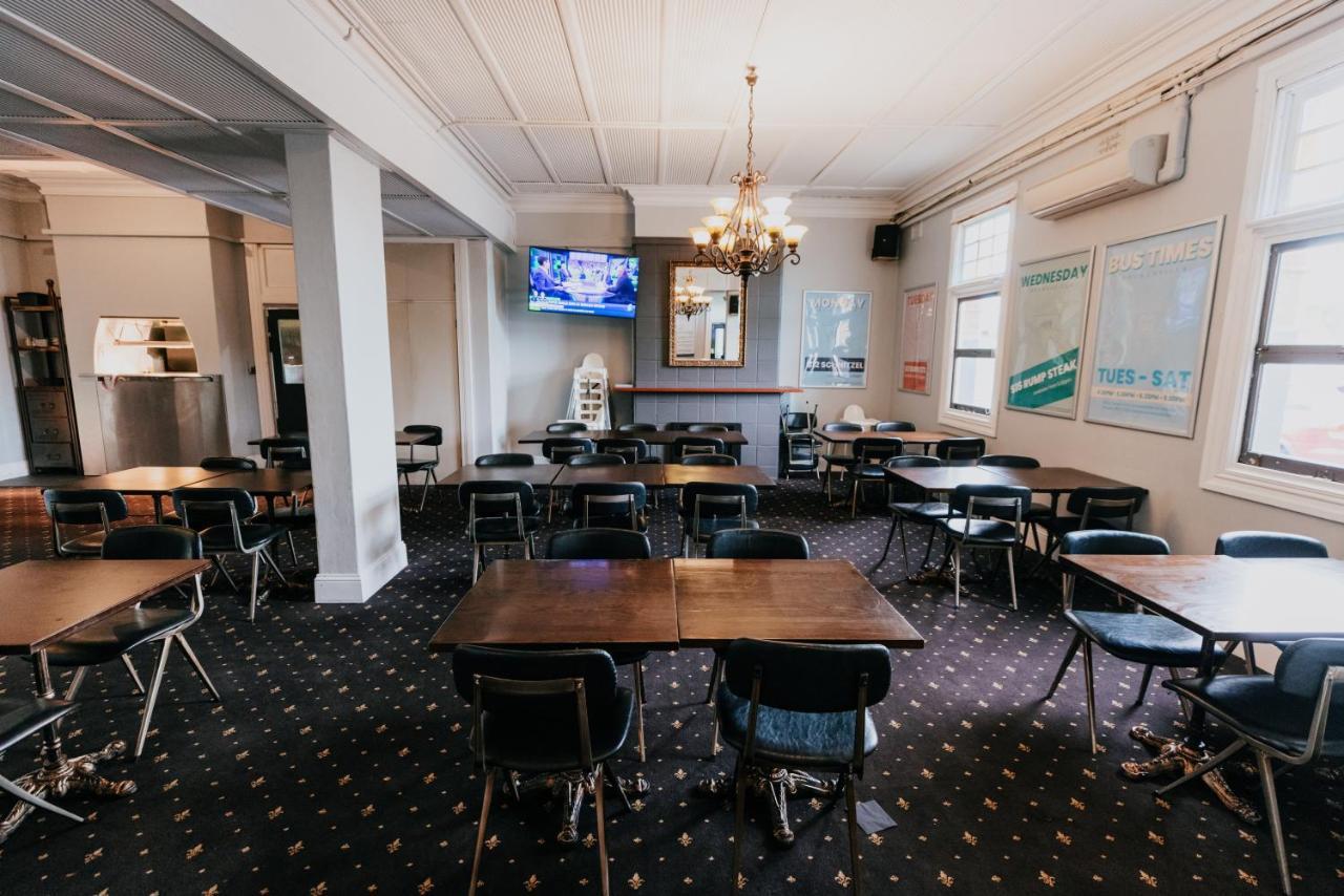 Holmesville Hotel Kültér fotó