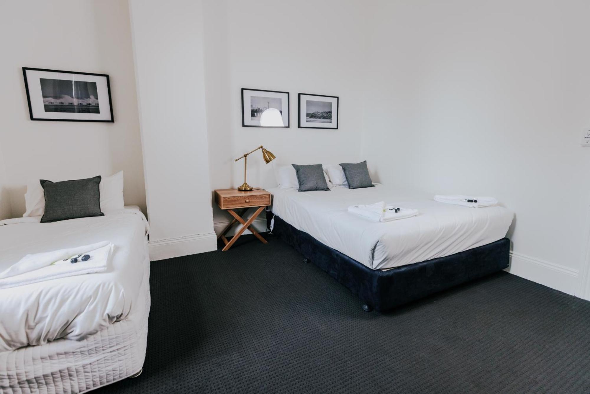 Holmesville Hotel Szoba fotó
